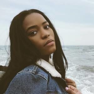 Meet your Posher, Nia